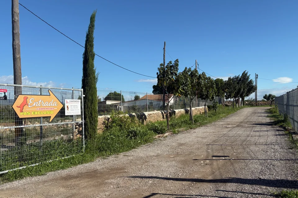 Access to the centre — Can Penedès